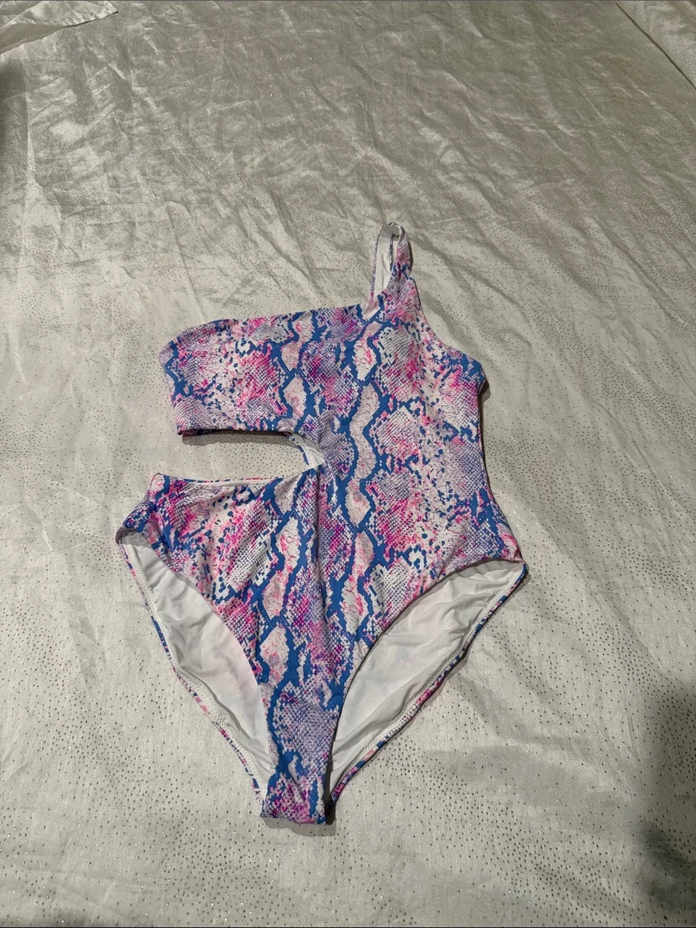 Aqua One-Shoulder Cutout Swimsuit in Pink & Blue Snake Print size L